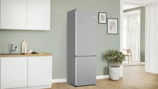 BOSCH Serie 4 Freistehende Kühl-Gefrier-Kombination mit Gefrierbereich unten 203 x 60 cm Metall-Optik KGN392LBF