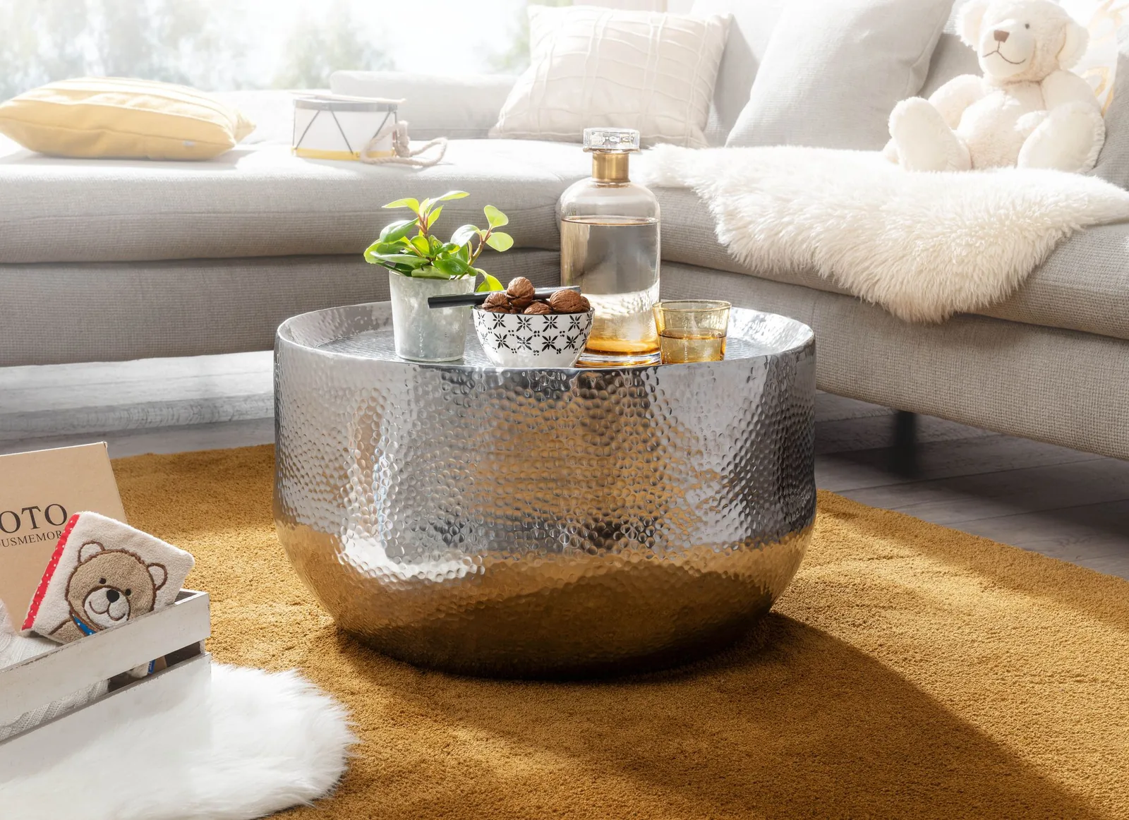 FineBuy Design Couchtisch rund 60 cm aus Metall - Handgefertigter Aluminium Wohnzimmertisch mit Hammerschlag - Orientalischer runder Alu Sofatisch