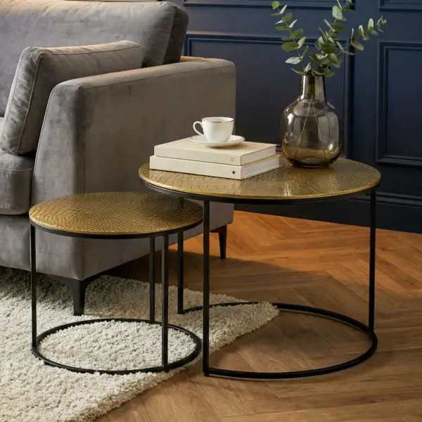 FineBuy Satztisch Metall 2er Set rund – Couchtisch Aluminium Tischplatten mit Muster – Beistelltisch Sofatisch Alu modern – Wohnzimmertisch Eisen Gestell Handmade