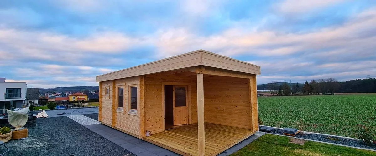 Gartensauna mit Terrasse “Lucas E” 8x4m