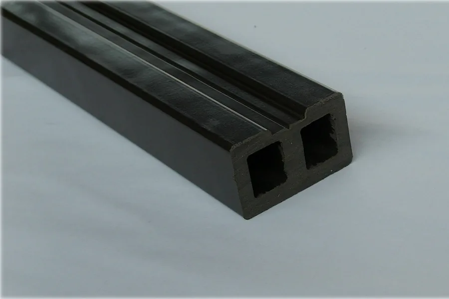 WPC Unterkonstruktion, 50 x 30 mm, 3 m lang (Serie Woodstore)