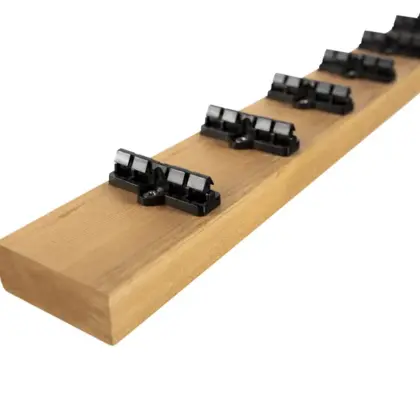 Thermo-Kiefer Unterkonstruktion mit vormontierten Einzelclips 26 (Stärke) x 68 mm ( Breite) 2,0 m lang (2 St. / PE) – CLAD1-52 Thermo-Kiefer Unterkonstruktion mit vormontierten Einzelclips 26 (Stärke) x 68 mm ( Breite) 2,0 m lang (2 St. / PE) – CLAD1-52