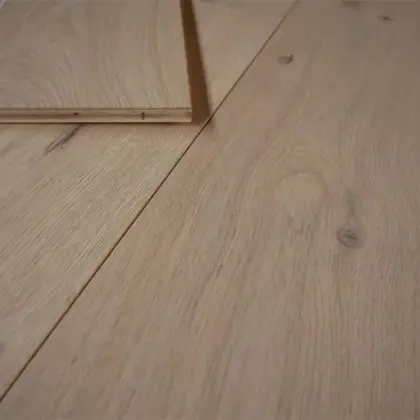 Parkett Eiche Landhausdiele, unsichtbar lackiert 14 x 190 x 1900 mm, Sortierung natur (2,888 m² / Paket) Parkett Eiche Landhausdiele, unsichtbar lackiert 14 x 190 x 1900 mm, Sortierung natur (2,888 m² / Paket)