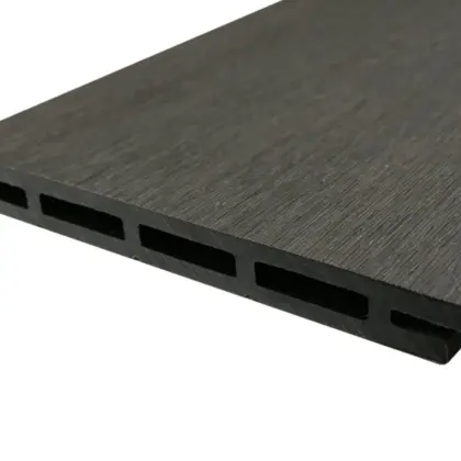 Fassadenverkleidung aus WPC Coextrusion